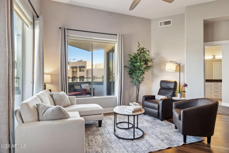 47-web-or-mls-945-e-playa-del-norte-dr-3