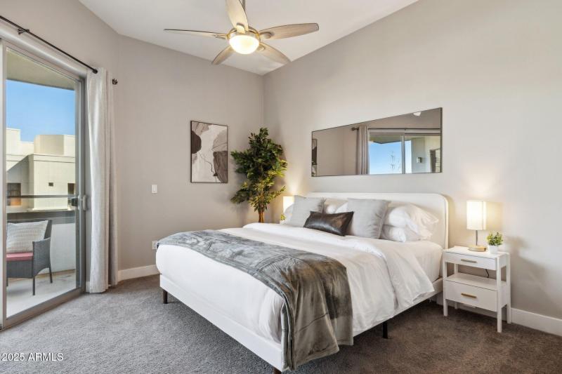 48-web-or-mls-945-e-playa-del-norte-dr-3