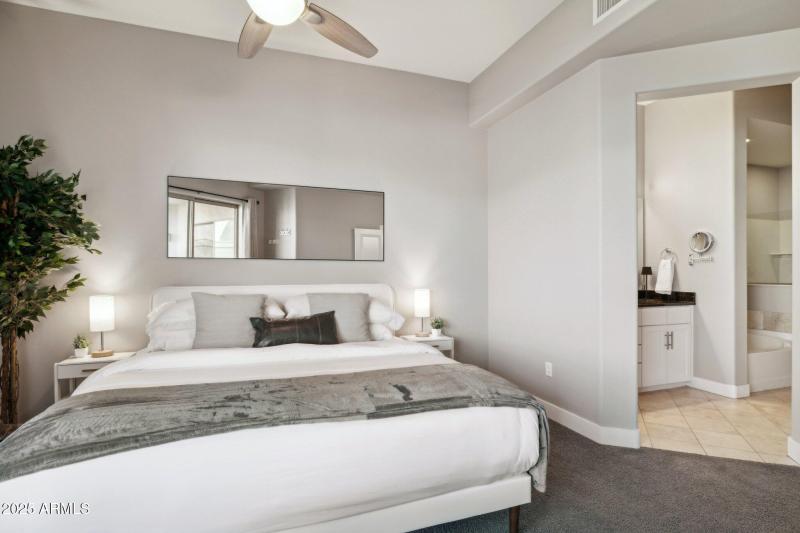 50-web-or-mls-945-e-playa-del-norte-dr-3