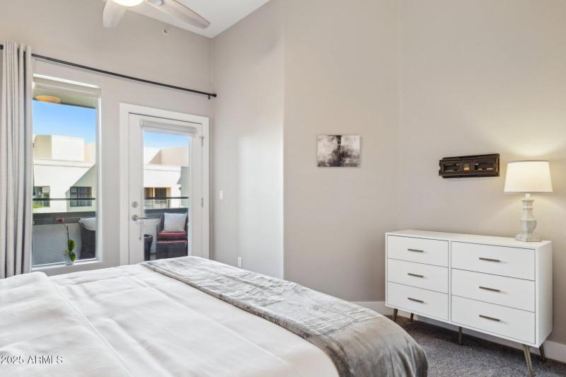 52-web-or-mls-945-e-playa-del-norte-dr-3