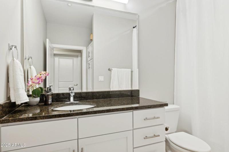 55-web-or-mls-945-e-playa-del-norte-dr-3