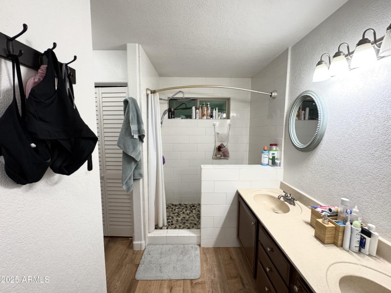 Master Bath_1185 N Woodburne Dr_IMG_9527