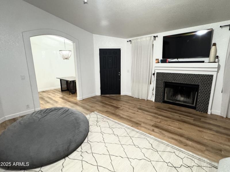 Livingroom_1185 N Woodburne Dr_IMG_9499