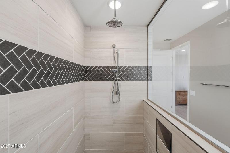Tile Surround Primary Shower
