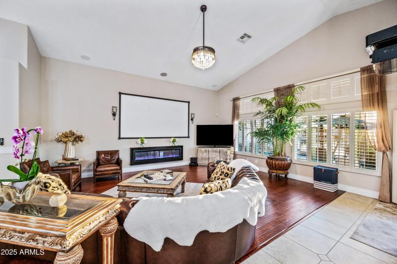 7-1817EWTC-ocupix-IR