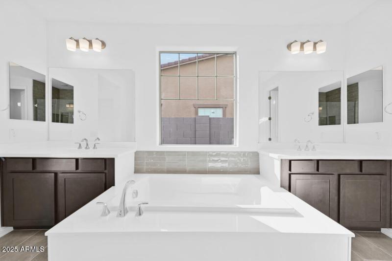 hj-az-phoenix-parkside-almeria-45-rm5-lo