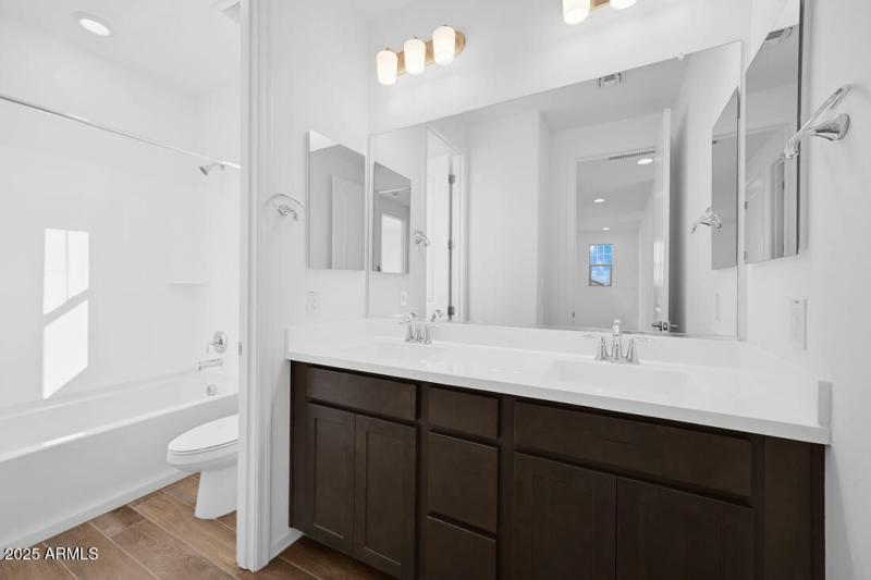 10205 W WELDON Avenue - Ready Now!