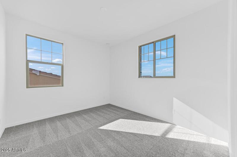 10205 W WELDON Avenue - Ready Now!