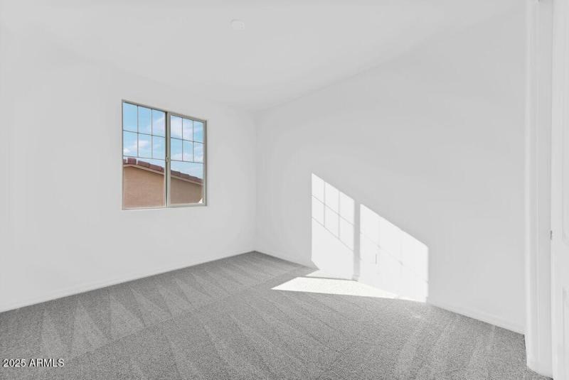 10205 W WELDON Avenue - Ready Now!