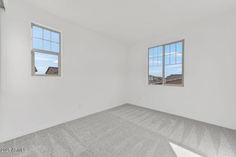 10205 W WELDON Avenue - Ready Now!