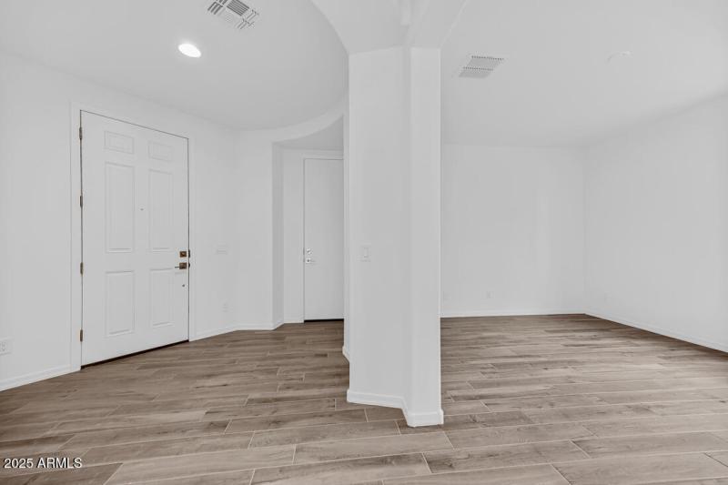 10205 W WELDON Avenue - Ready Now!