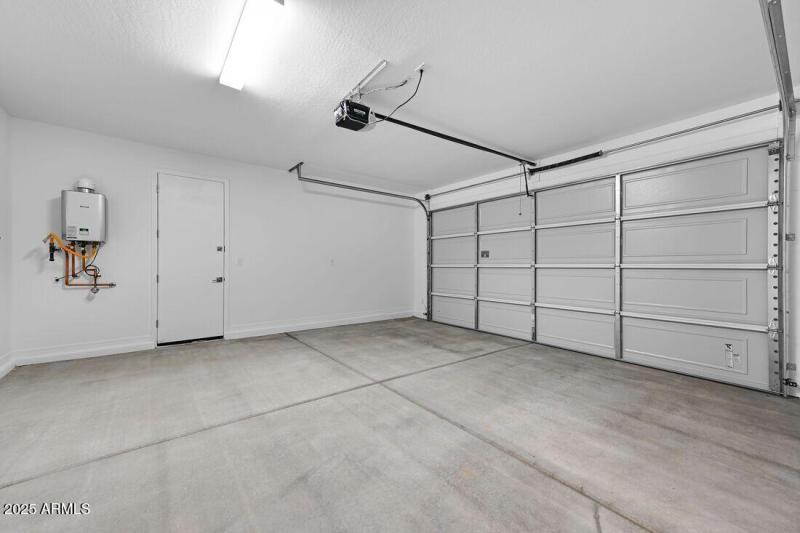 10205 W WELDON Avenue - Ready Now!