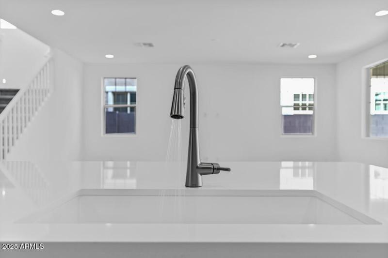 10205 W WELDON Avenue - Ready Now!