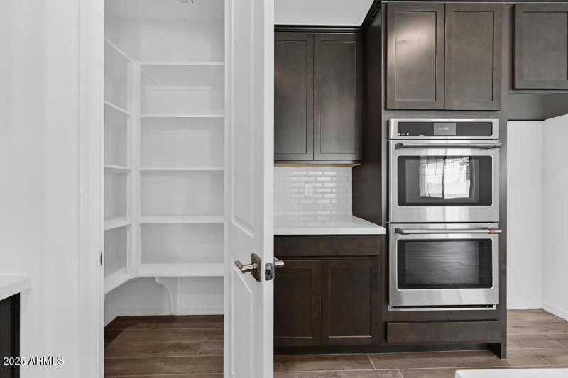 10205 W WELDON Avenue - Ready Now!