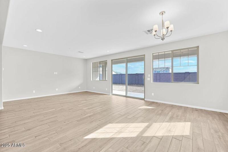 10201 W Weldon Avenue - ready Now!