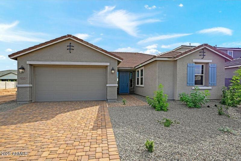 10201 W Weldon Avenue - ready Now!