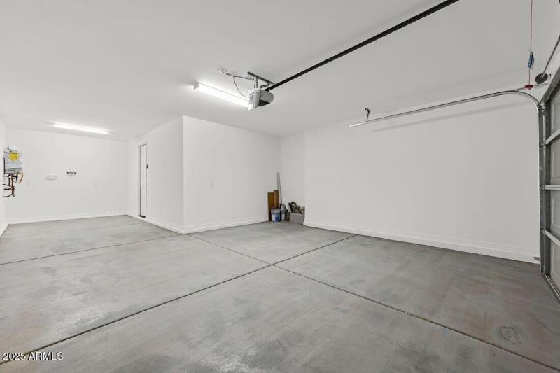 10201 W Weldon Avenue - ready Now!