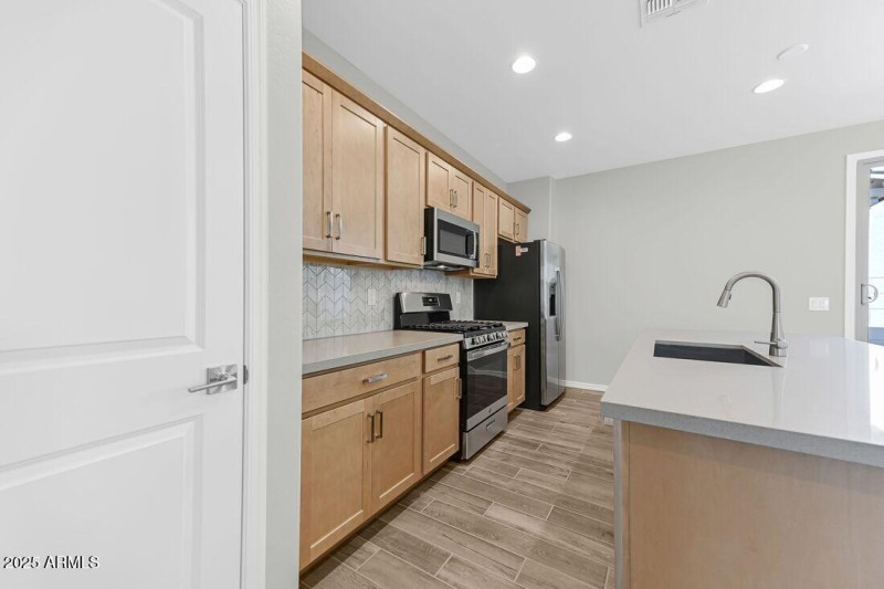 9964 W Piccadilly Road - Ready Now!