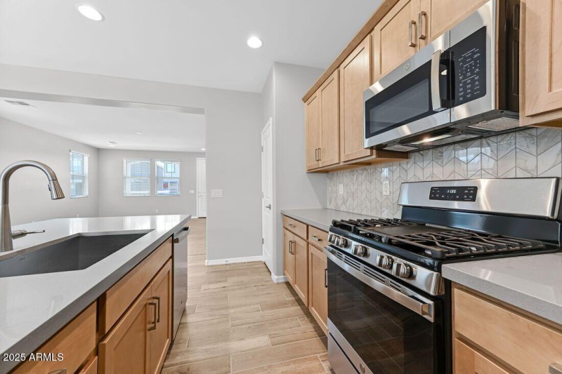 9964 W Piccadilly Road - Ready Now!