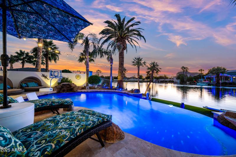 146-1817EWTC-ocupix-IR