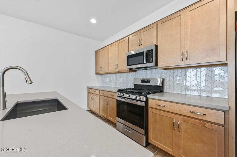 9986 W PICCADILLY Road - Ready Now!