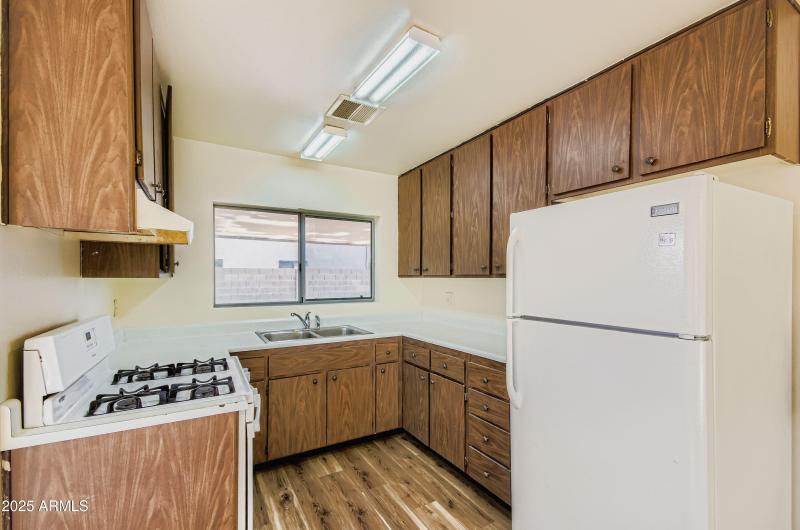 11417 N 33rd Ave - MLS Sized - 005 - 07