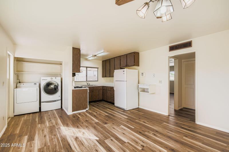 11417 N 33rd Ave - MLS Sized - 007 - 09