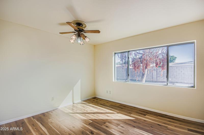 11417 N 33rd Ave - MLS Sized - 008 - 10