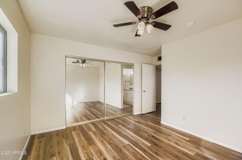 11417 N 33rd Ave - MLS Sized - 010 - 12