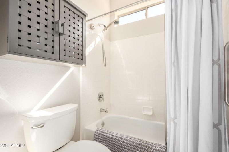 24 Guest Bath Shower