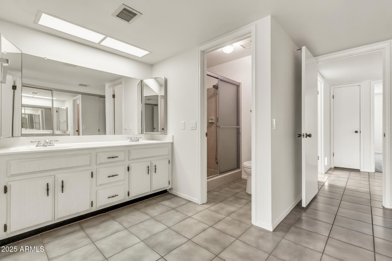 9834 E Minnesota Ave-29_(2048)