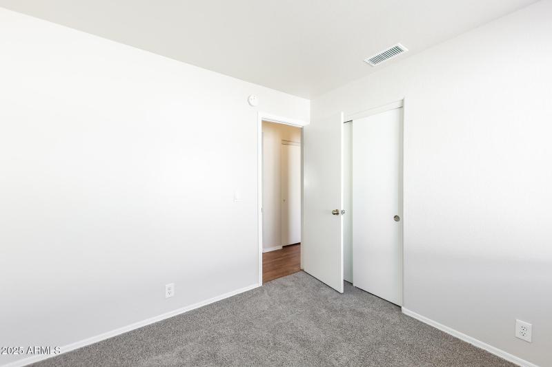 018-photo-bedroom-14914184