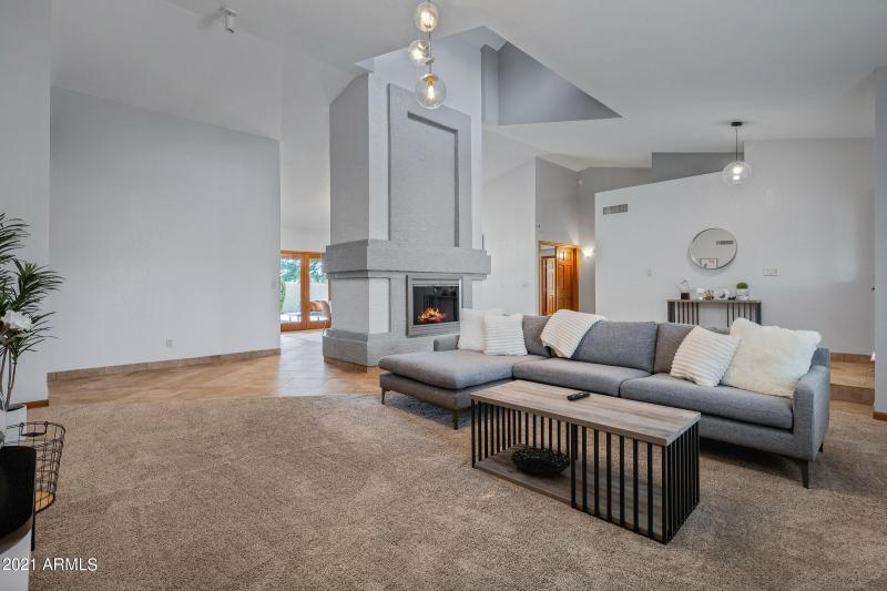 5735 E Campo Bello Dr-9