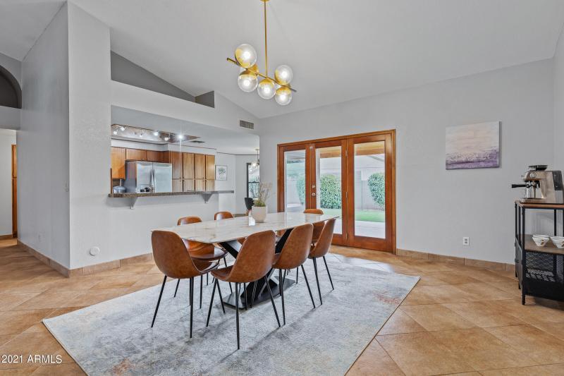 5735 E Campo Bello Dr-11