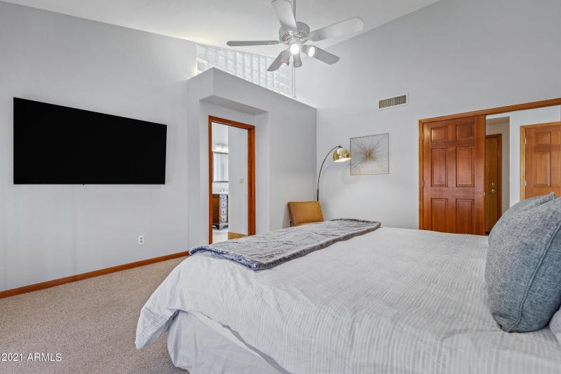 5735 E Campo Bello Dr-38