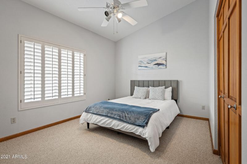 5735 E Campo Bello Dr-27