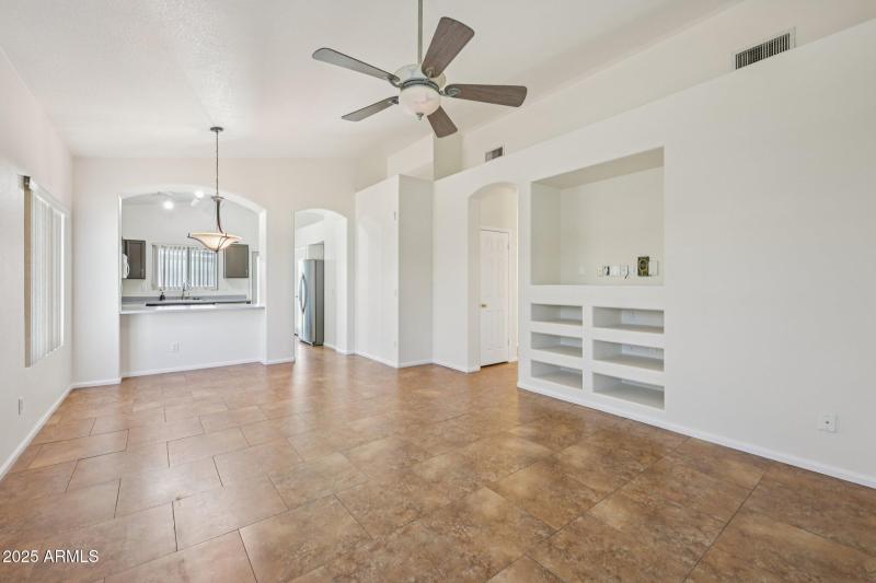 7-web-or-mls-W Magnolia St-S3010-007