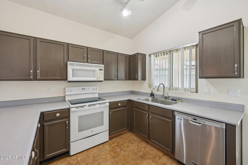 11-web-or-mls-W Magnolia St-S3010-011