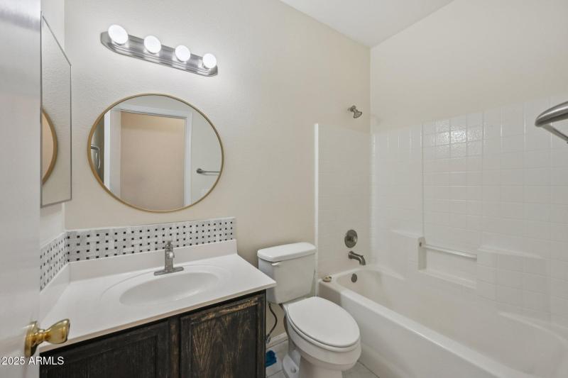 16-web-or-mls-W Magnolia St-S3010-016