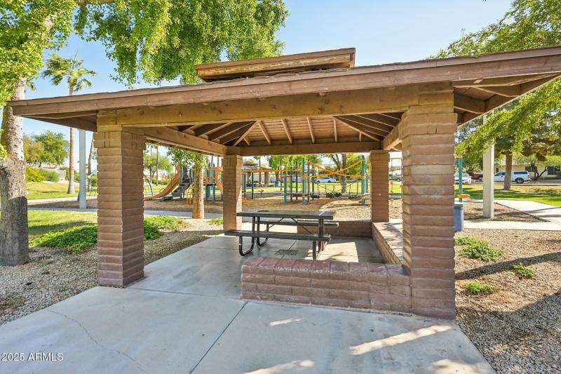 41-web-or-mls-W Magnolia St-3010-907