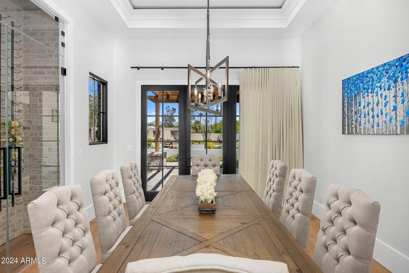 32formal dining room