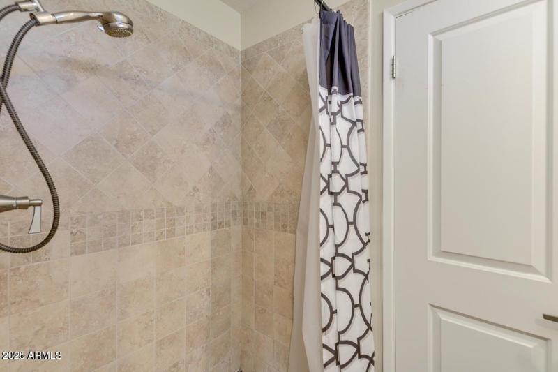 20210116180241474799000000-o