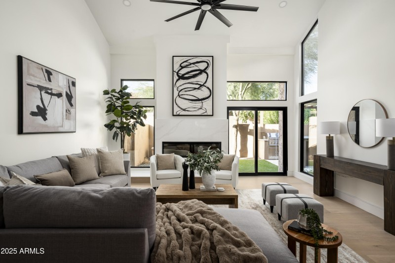 4446ECamelbackRd Unit102-5