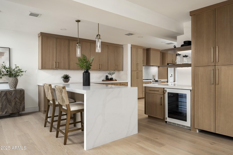 4446ECamelbackRd Unit102-9