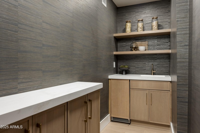 4446ECamelbackRd Unit102-11