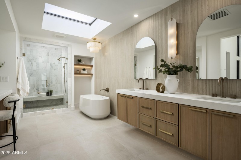 4446ECamelbackRd Unit102-24