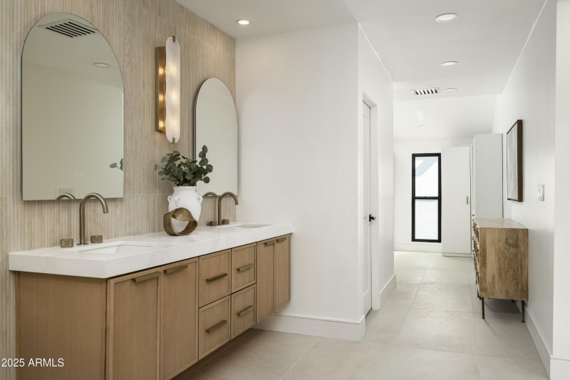 4446ECamelbackRd Unit102-26