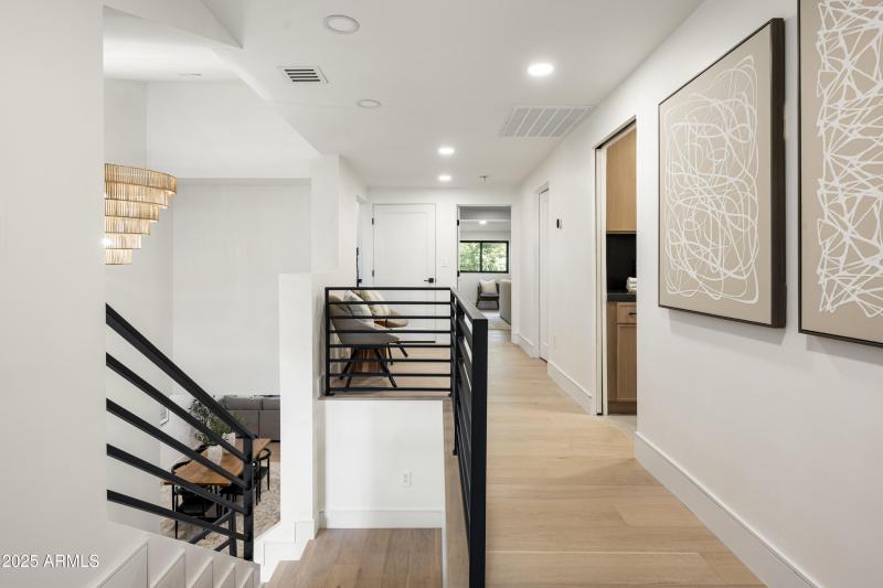 4446ECamelbackRd Unit102-28