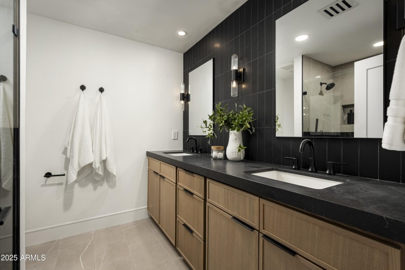 4446ECamelbackRd Unit102-31