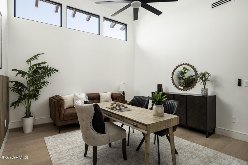 4446ECamelbackRd Unit102-34